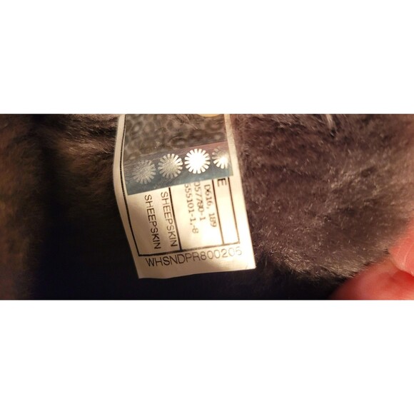 UGG Bailey Triplet Button Women Sheepskin Shearling Sherpa Boots Grey Women sz 9 - Picture 10 of 11